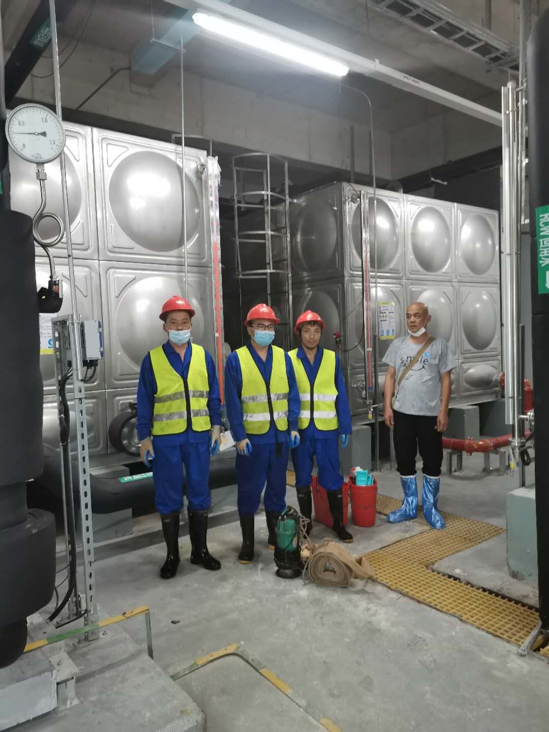 夏季來臨，水箱清洗正當(dāng)時(shí)。預(yù)約火爆進(jìn)行中......