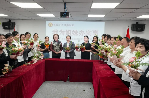 花漾時光，巾幗巧手享春色