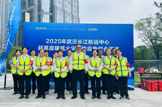 以練為戰(zhàn)，安全護航！江城清洗事業(yè)部攜手長航中心開展消防實戰(zhàn)演練